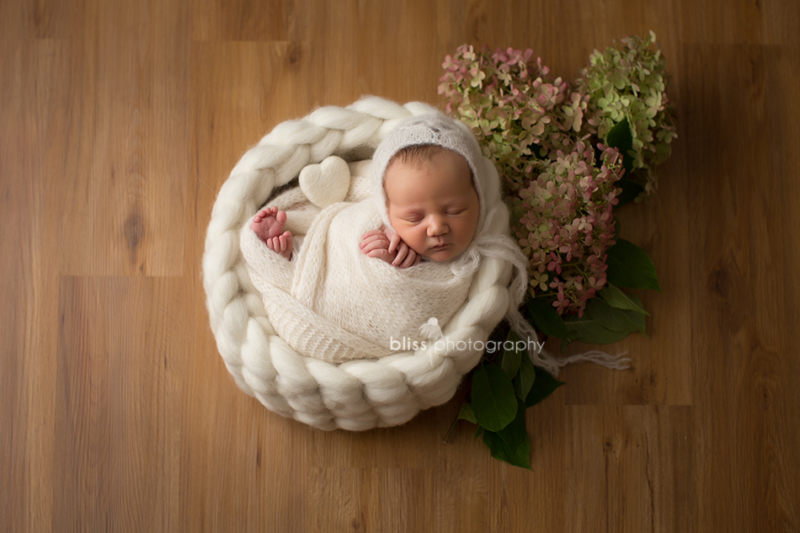 Newborn Heart Bonnet wool Bowl